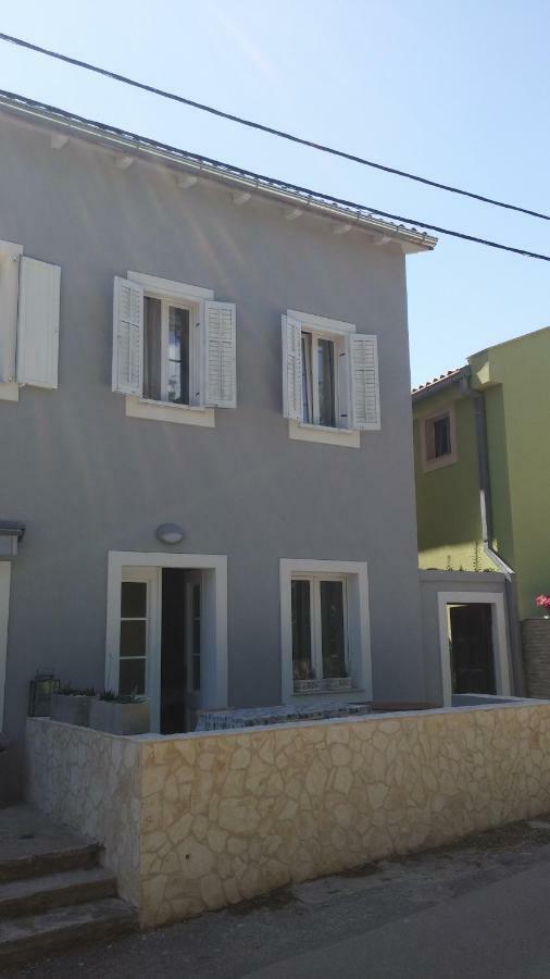 Family House Nerezine公寓 外观 照片