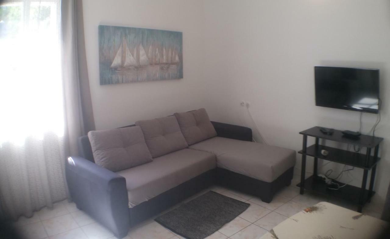 Family House Nerezine公寓 外观 照片